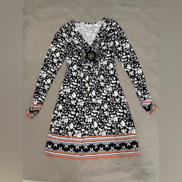 ECI Black and White Floral Dress with a beautiful detail on front - Picture 1 of 9